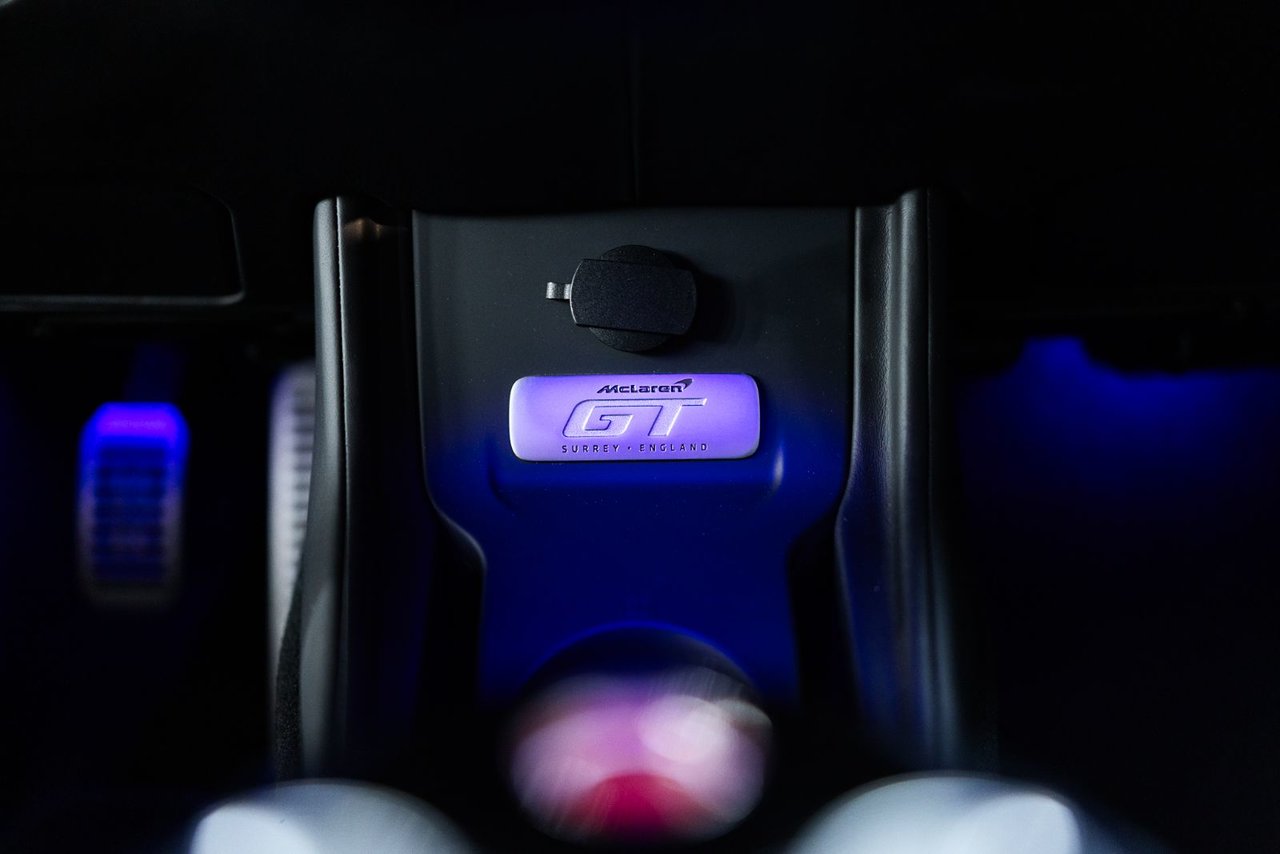 2023 McLaren GT GREAT COLOR! FINANCING AVAILABLE-37