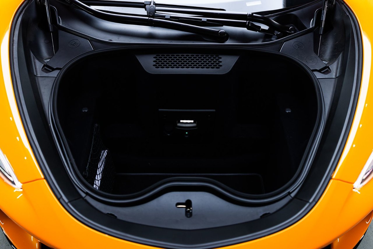 2023 McLaren GT GREAT COLOR! FINANCING AVAILABLE-7