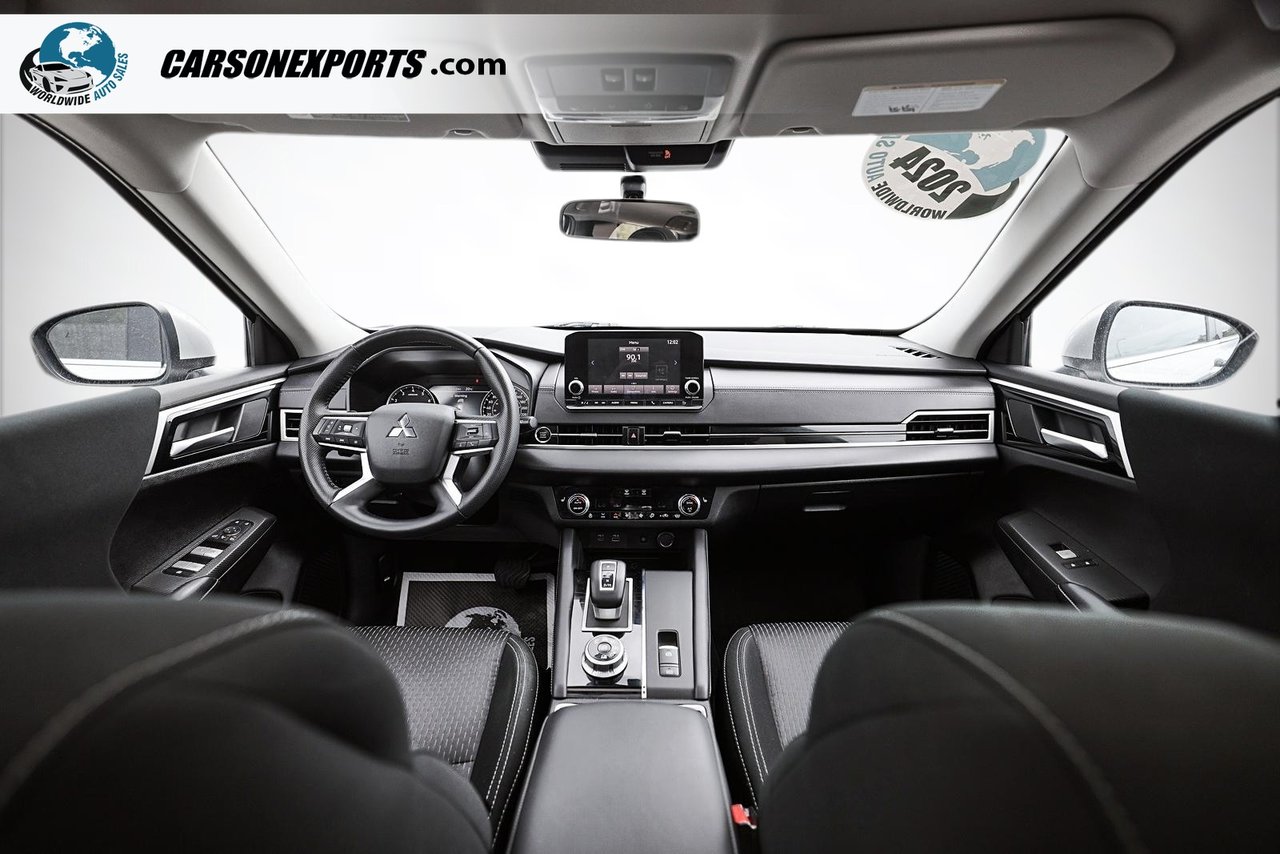 2024 Mitsubishi Outlander SE-17