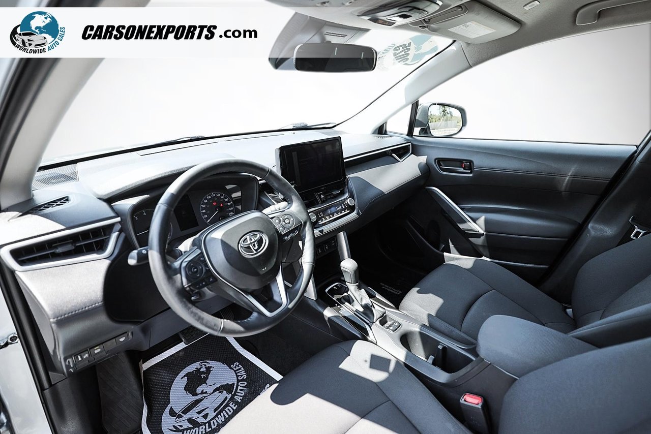 2025 Toyota Corolla Cross LE-12