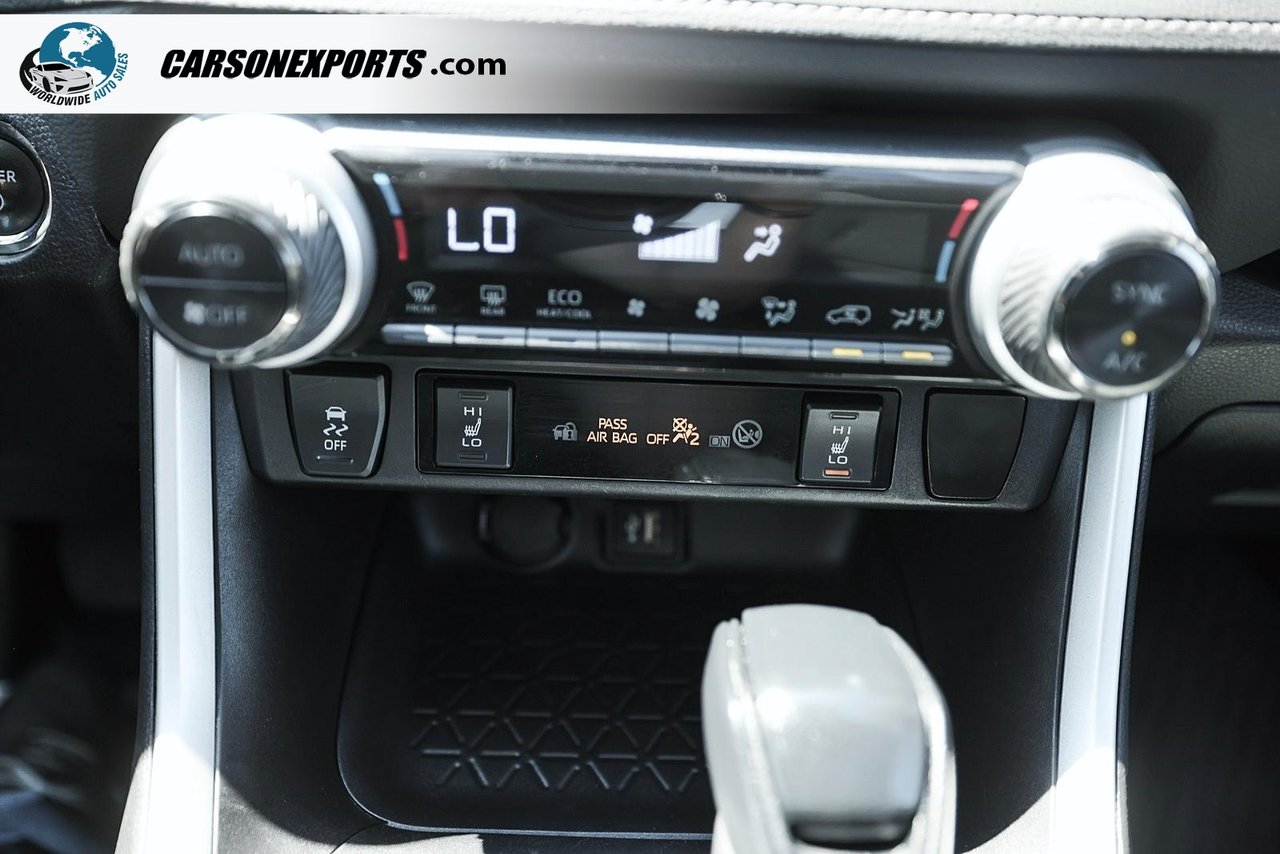 2024 Toyota RAV4 Hybrid XLE-28