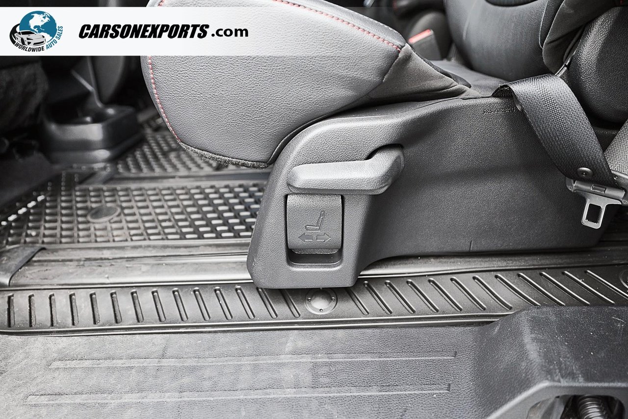 2025 Toyota Sienna XSE-42