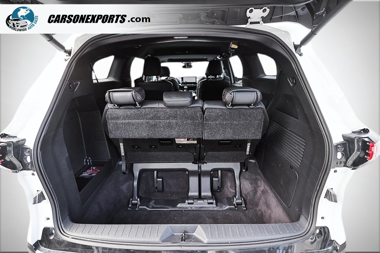 2025 Toyota Sienna XSE-11
