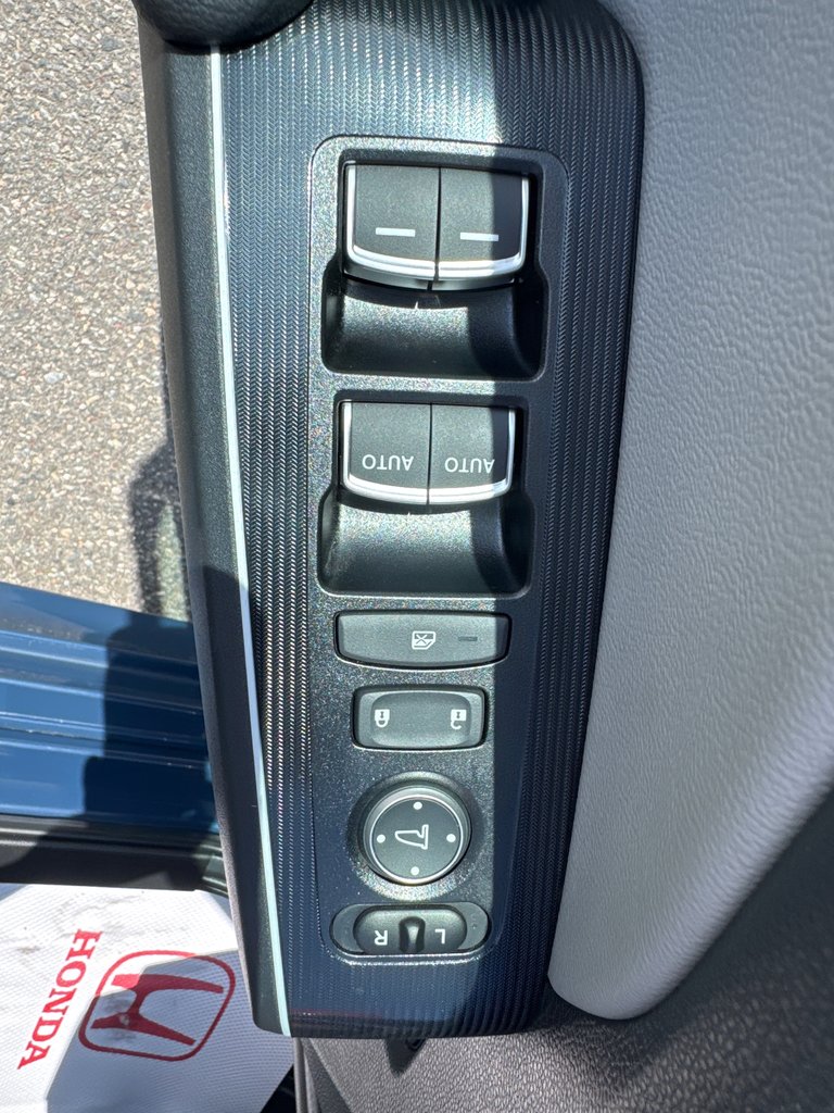 2025 Honda Civic Hybrid Sport Touring-13