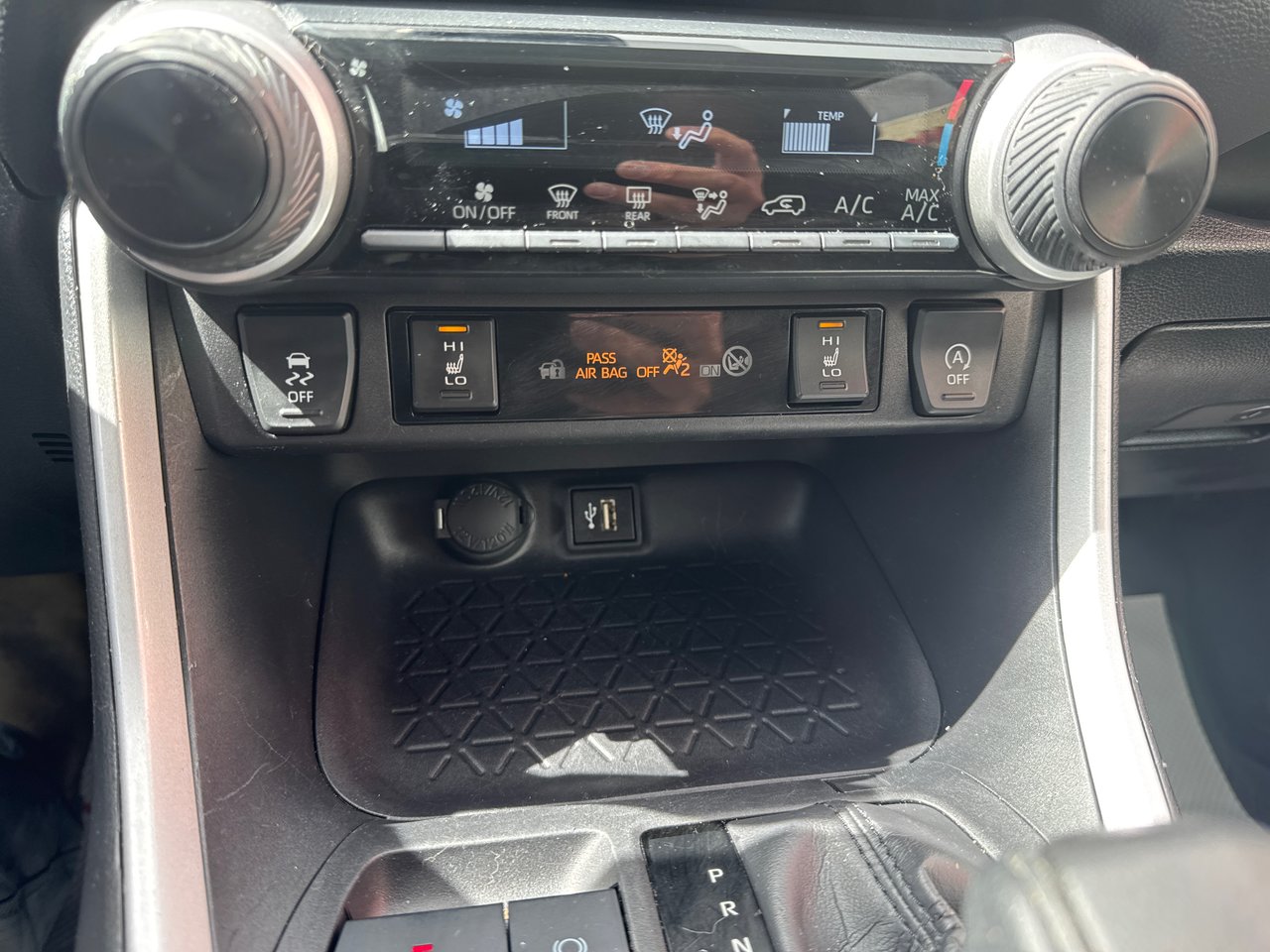 2024 Toyota RAV4 LE-19