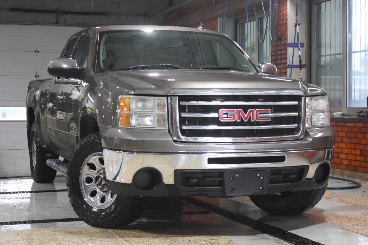 2013 GMC Sierra 1500 Pickup Truck Four-Wheel Drive Automatic
