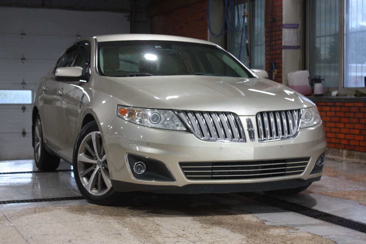 2011 Lincoln MKS Sedan Front-Wheel Drive Automatic