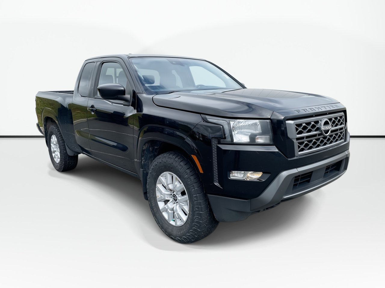 Super Black 2022 Nissan Frontier Pickup Truck Four-Wheel Drive Automatic