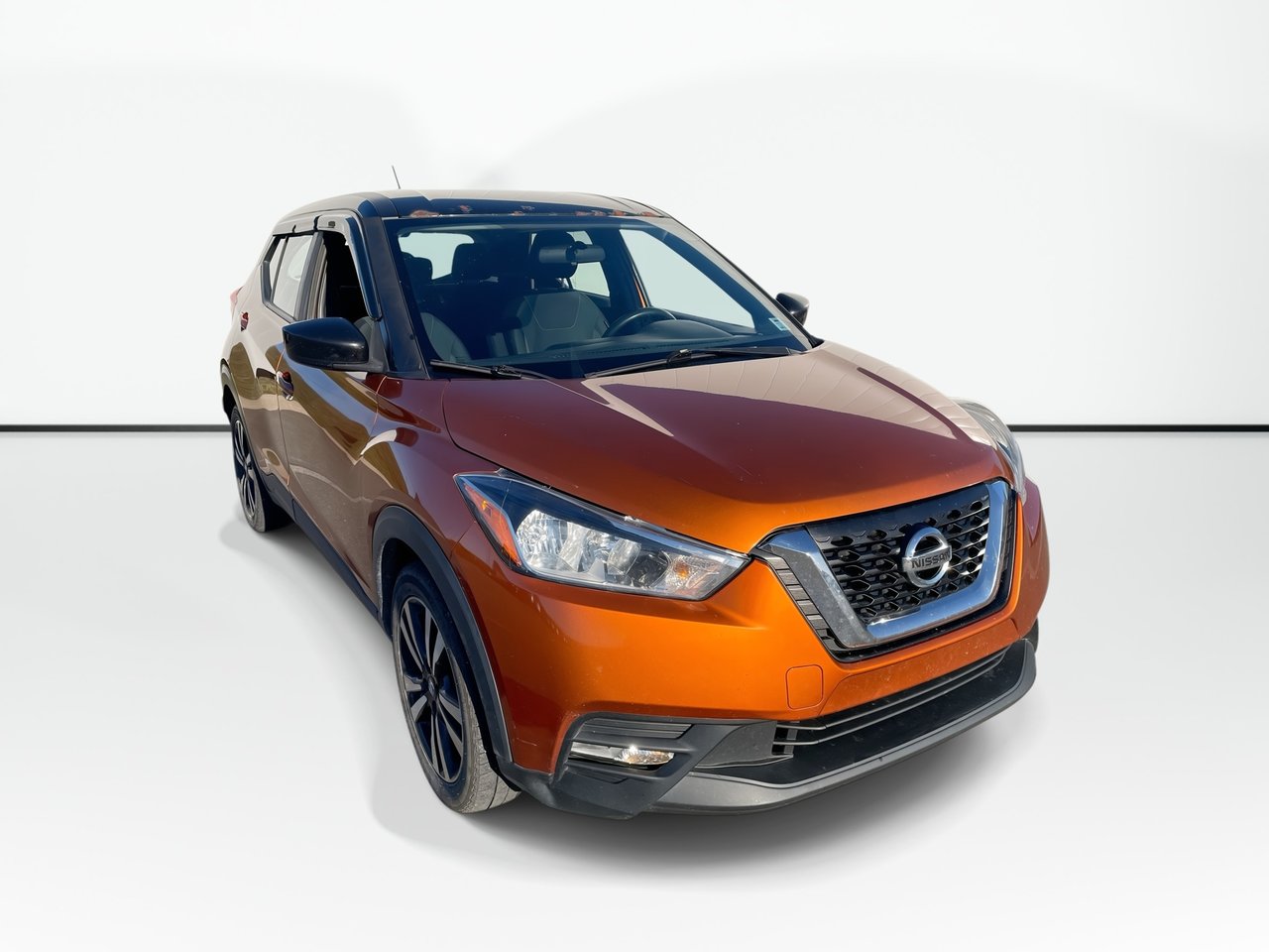 SUPER BLACK-MONARCH ORANGE(XAH) 2019 Nissan Kicks SUV / Crossover Front-Wheel Drive