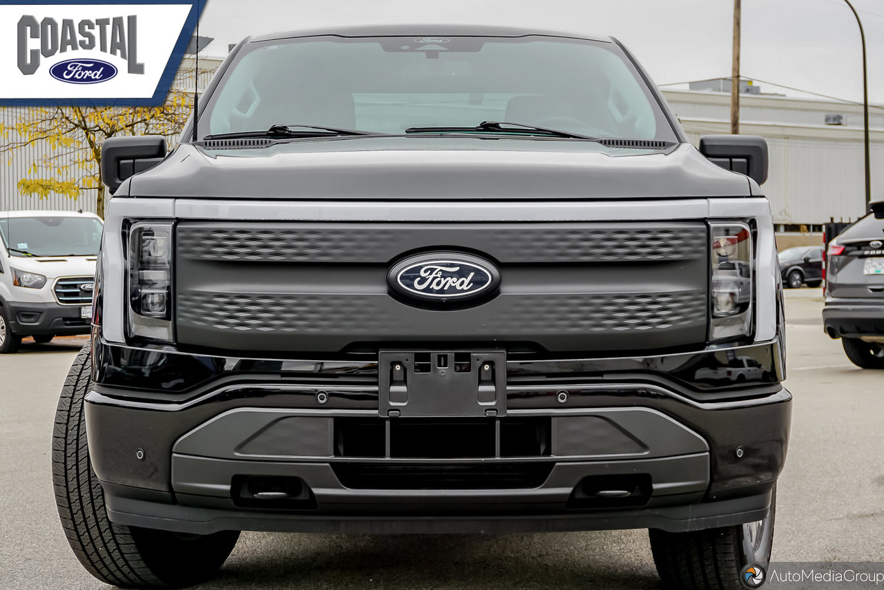 Agate Black Metallic 2025 Ford F-150 Lightning Pickup Truck All-Wheel Drive Automatic
