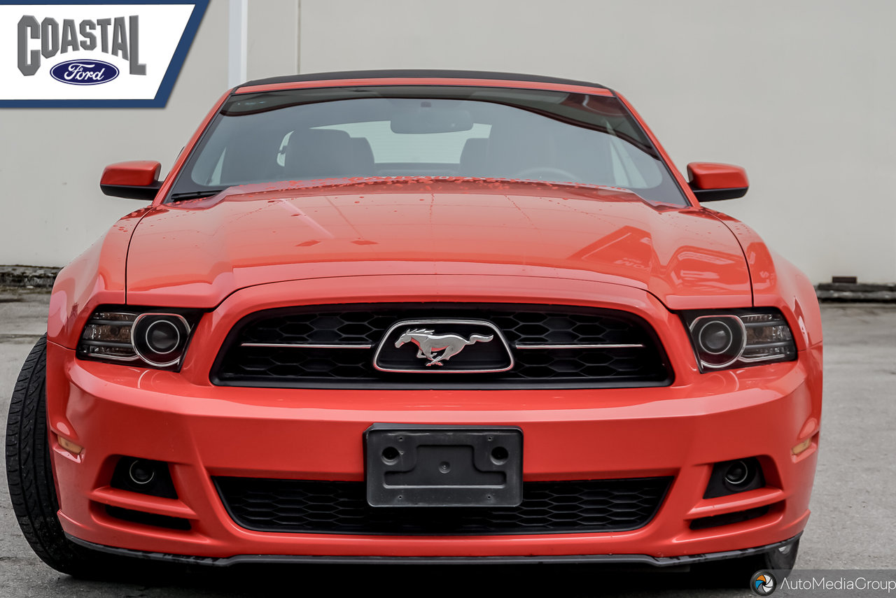 Ford Mustang 2014 Décapotable Rouge (Race Red) Propulsion 6 vitesses Automatique