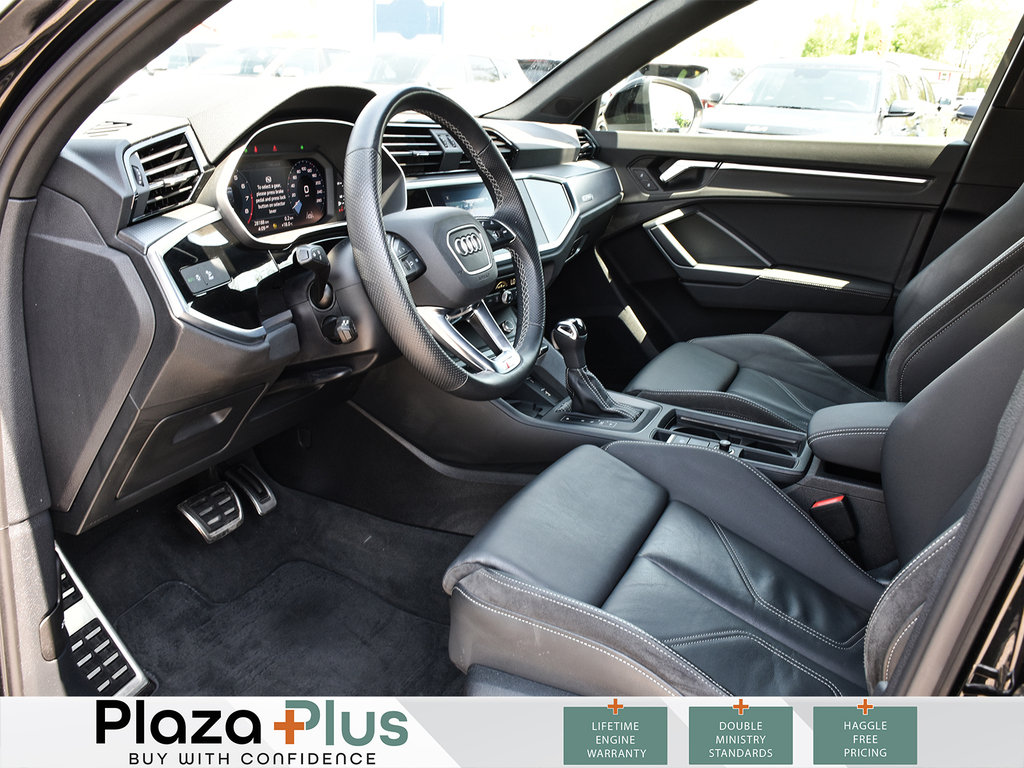 2021 Audi Q3 Progressiv CRAZY LOW KM | CLEAN CARFAX | AWD | PANORAMIC SUNROOF | POWER TAILGATE | SO MUCH MORE!