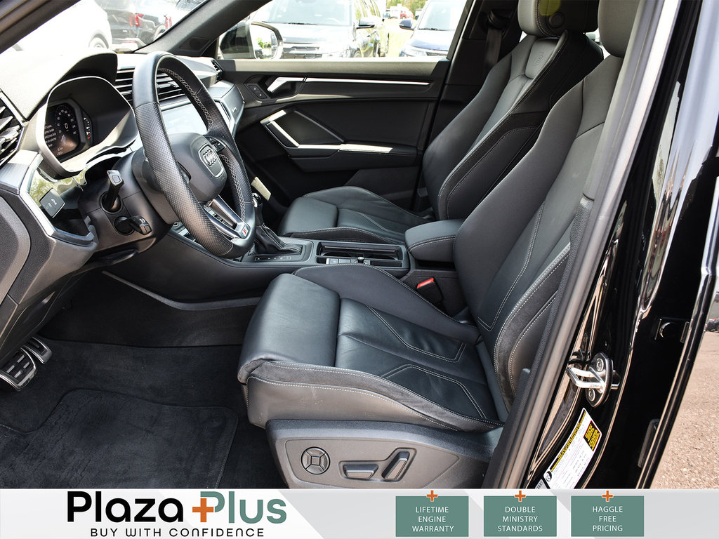 2021 Audi Q3 Progressiv CRAZY LOW KM | CLEAN CARFAX | AWD | PANORAMIC SUNROOF | POWER TAILGATE | SO MUCH MORE!
