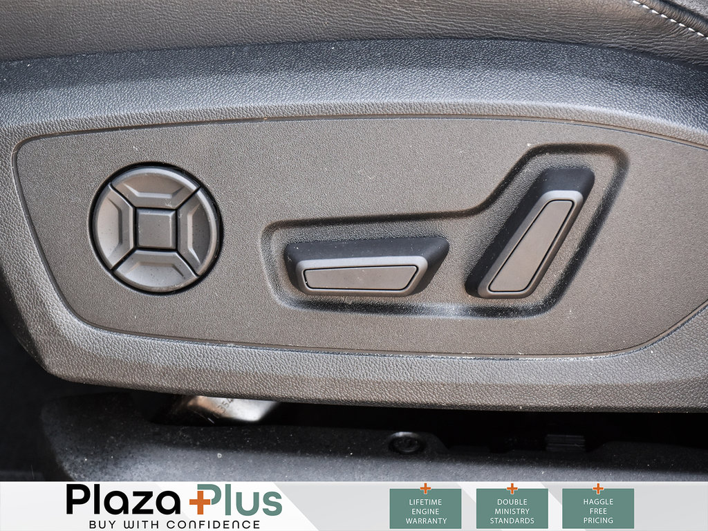 2021 Audi Q3 Progressiv CRAZY LOW KM | CLEAN CARFAX | AWD | PANORAMIC SUNROOF | POWER TAILGATE | SO MUCH MORE!