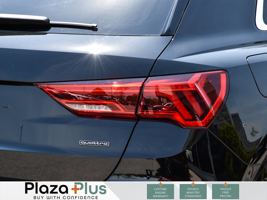 2021 Audi Q3 Progressiv CRAZY LOW KM | CLEAN CARFAX | AWD | PANORAMIC SUNROOF | POWER TAILGATE | SO MUCH MORE!