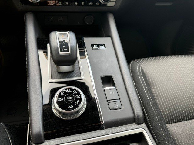 2024 Mitsubishi Outlander Plug-In Hybrid ES-10