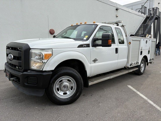 2011 Ford F-350 Super Duty Chassis Automatic