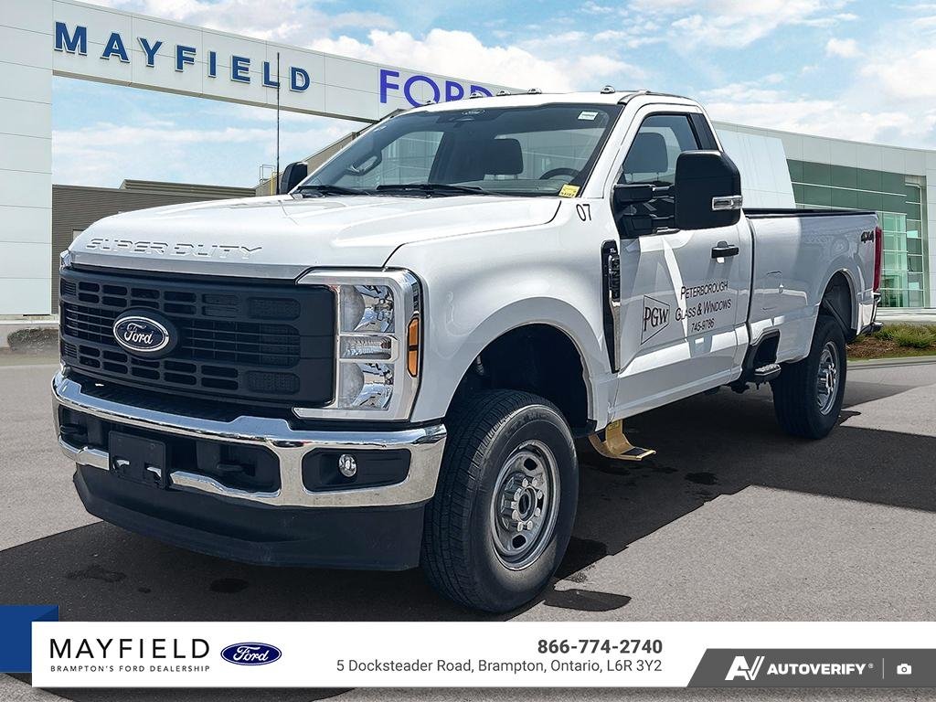 Oxford White 2024 Ford F-250 Super Duty Pickup Truck  Automatic