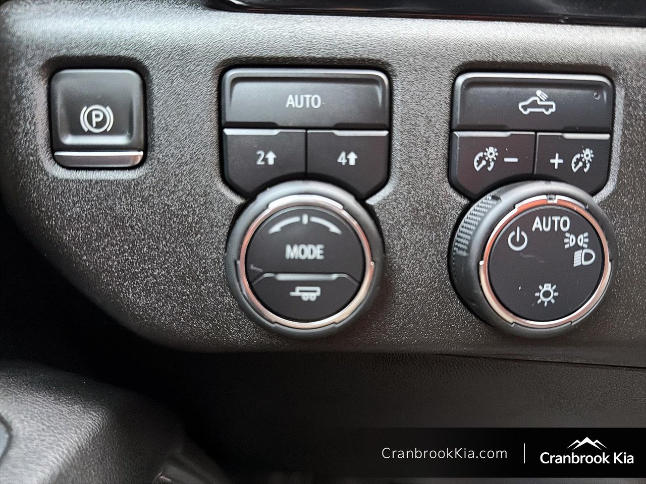 2025 Chevrolet SILVERADO 1500 LT-13