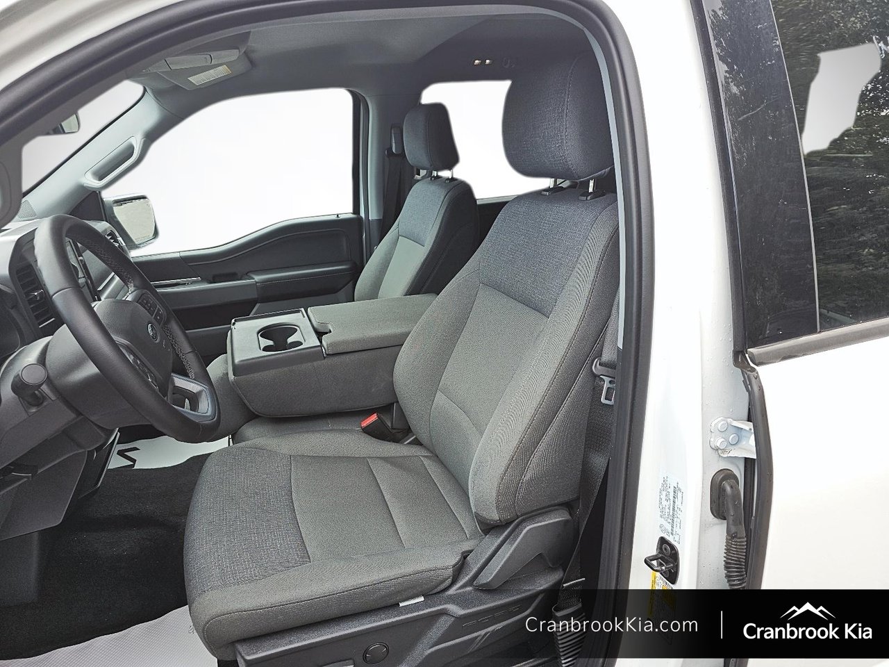 2025 Ford F-150 XLT-8