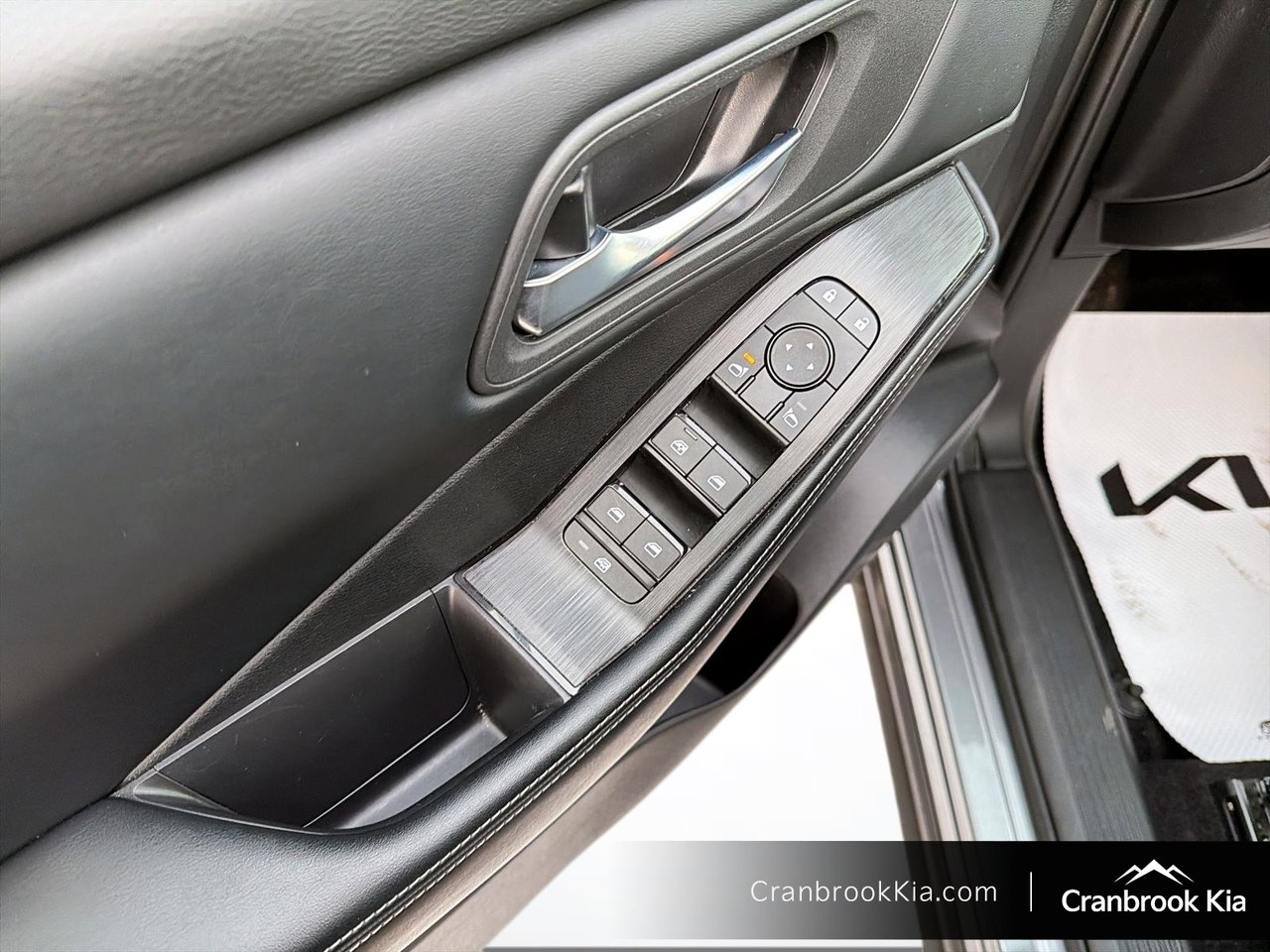 2025 Nissan ROGUE SV MOONROOF-10