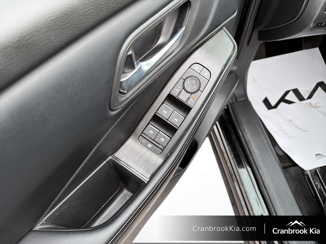 2025 Nissan ROGUE SV MOONROOF-9