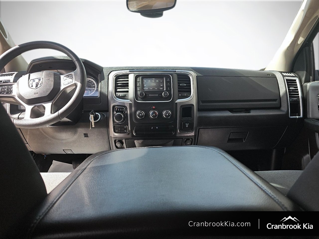 2023 Ram 1500 CLASSIC SLT-9