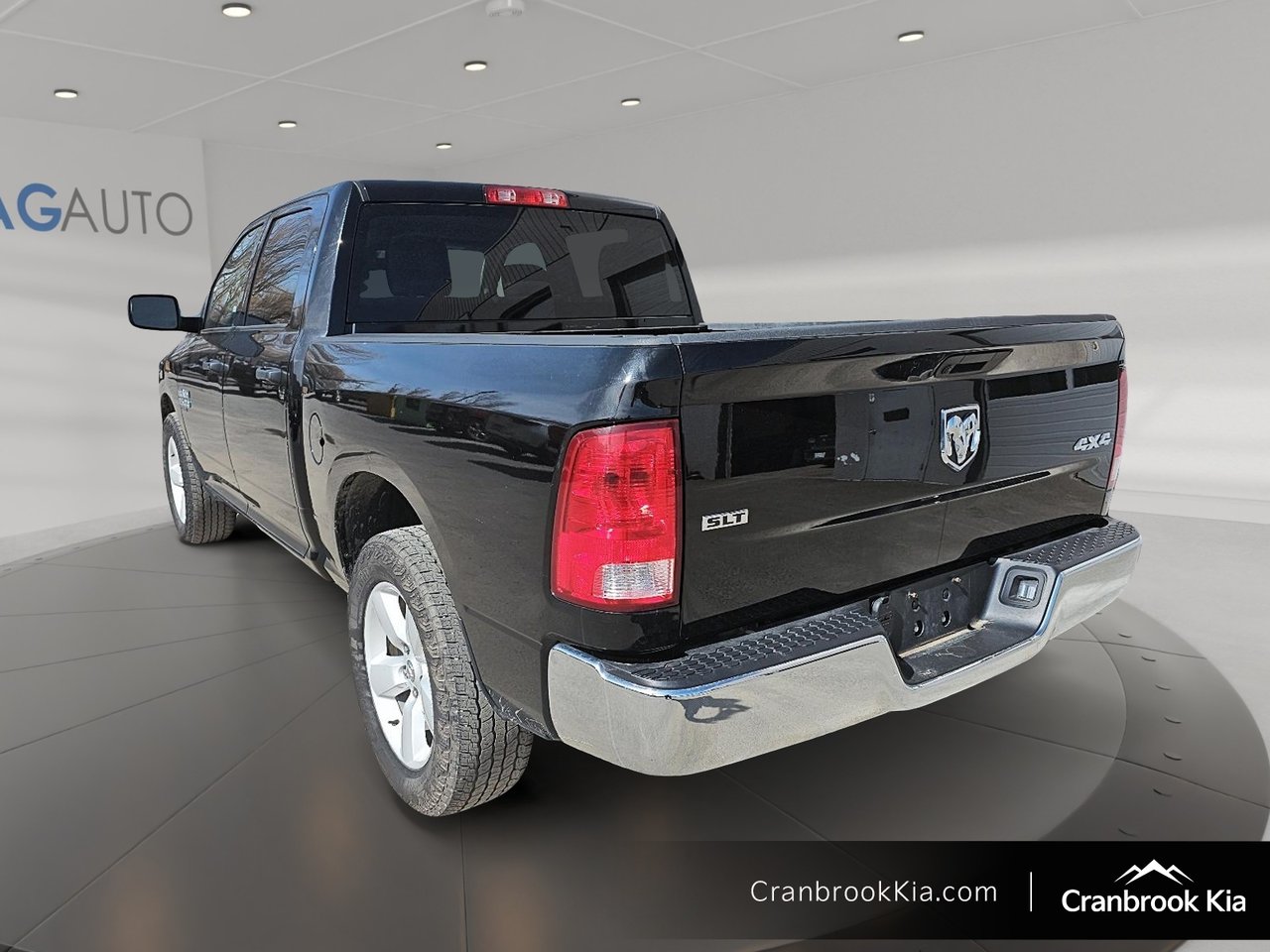 2023 Ram 1500 CLASSIC SLT-3