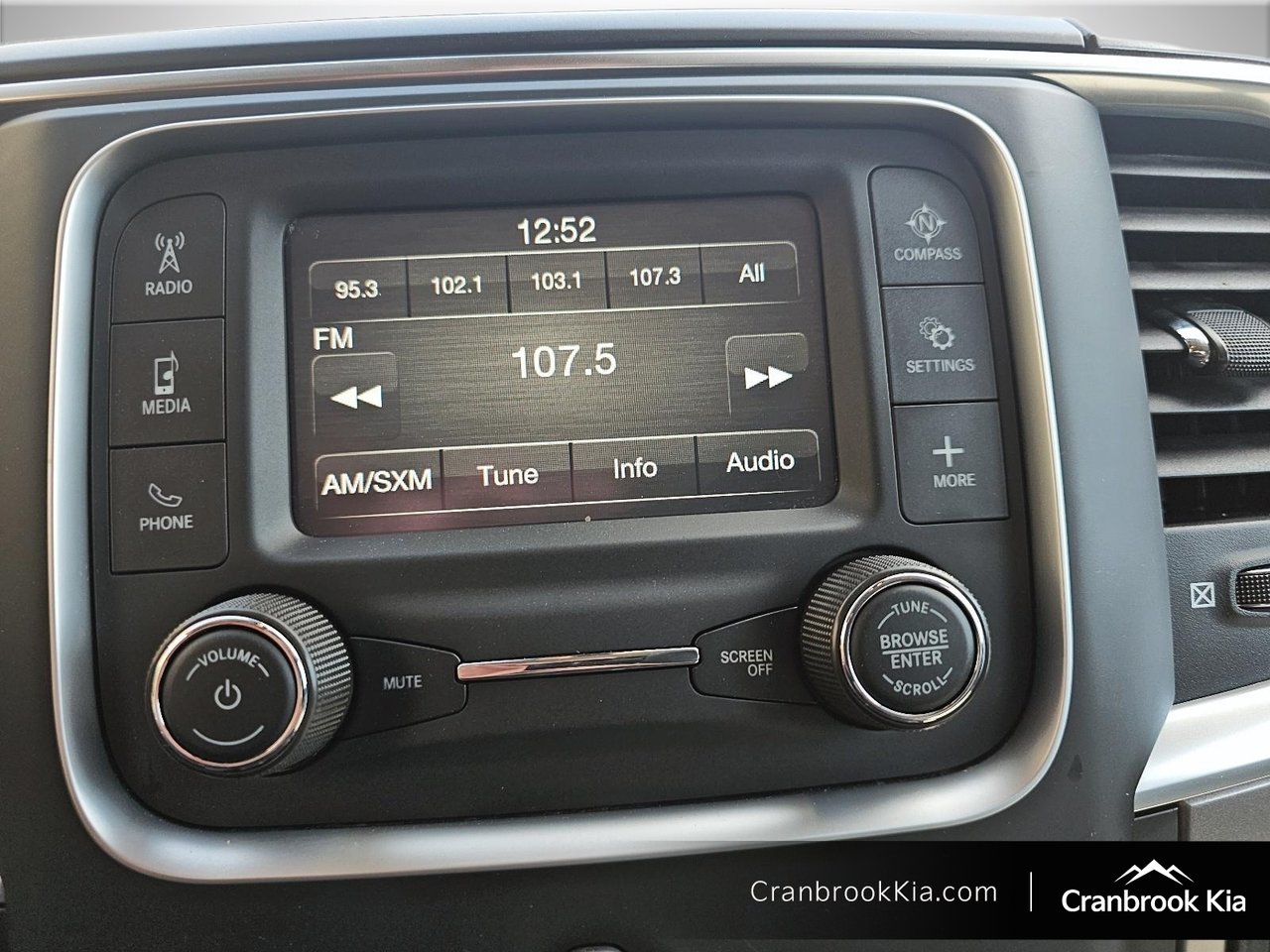 2023 Ram 1500 CLASSIC SLT-18