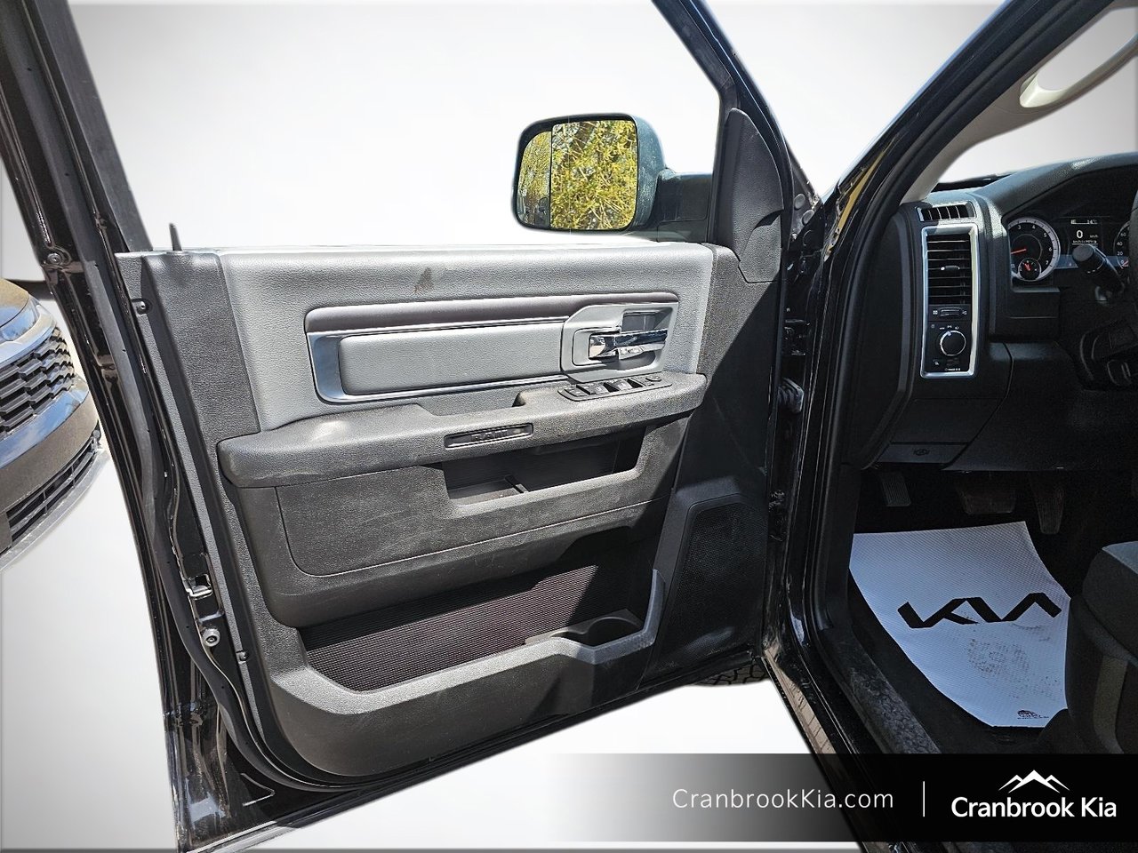 2023 Ram 1500 CLASSIC SLT-10