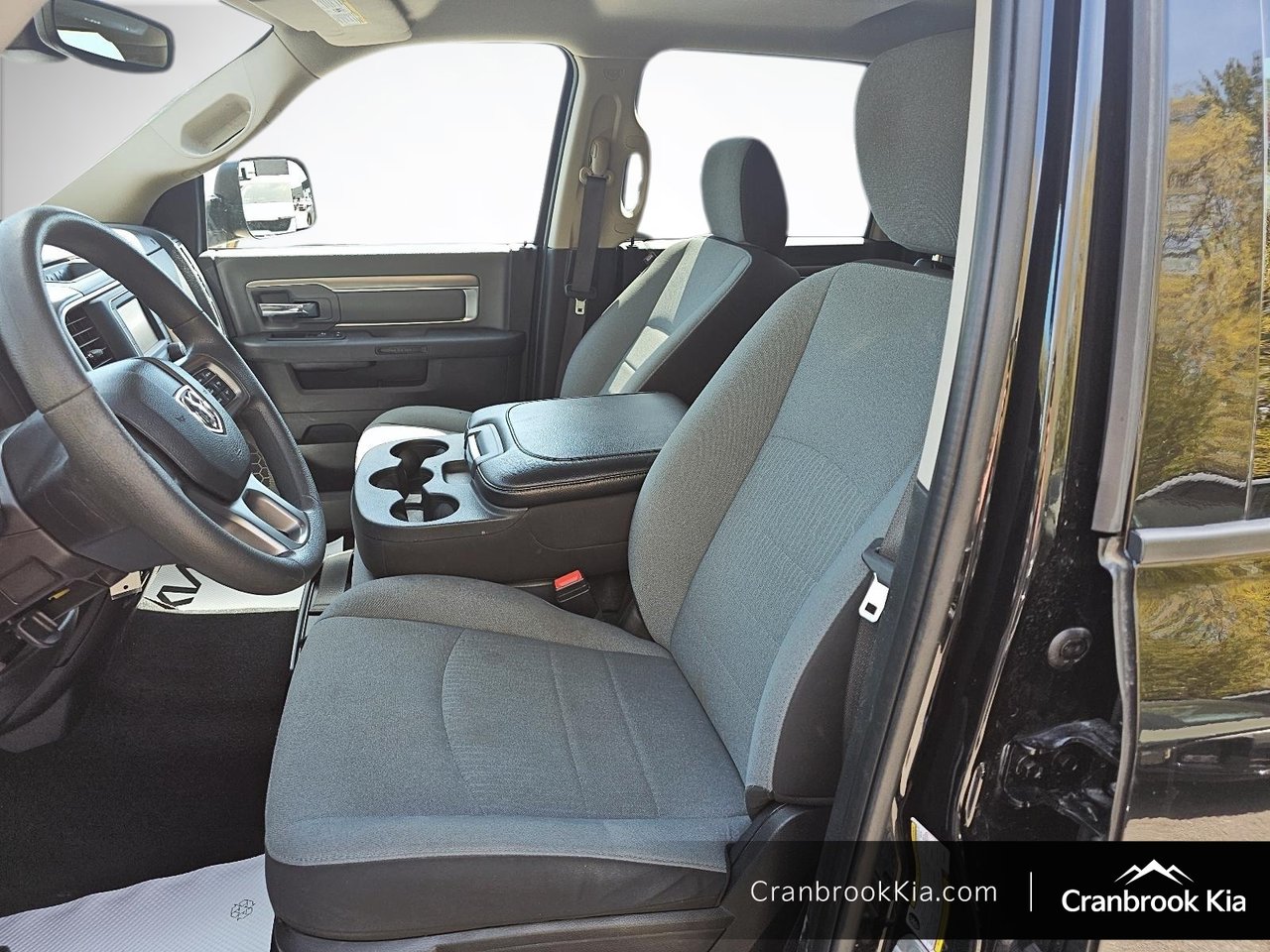 2023 Ram 1500 CLASSIC SLT-8