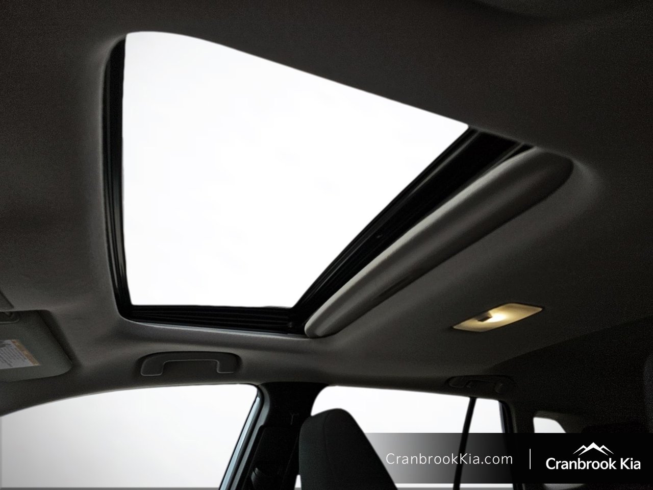 2022 Toyota COROLLA CROSS BASE-16