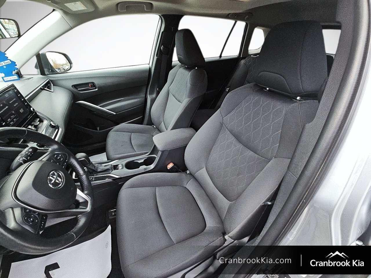2022 Toyota COROLLA CROSS BASE-8