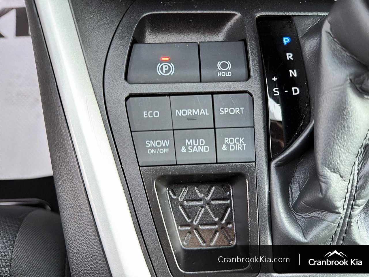 2025 Toyota RAV4 LE-15