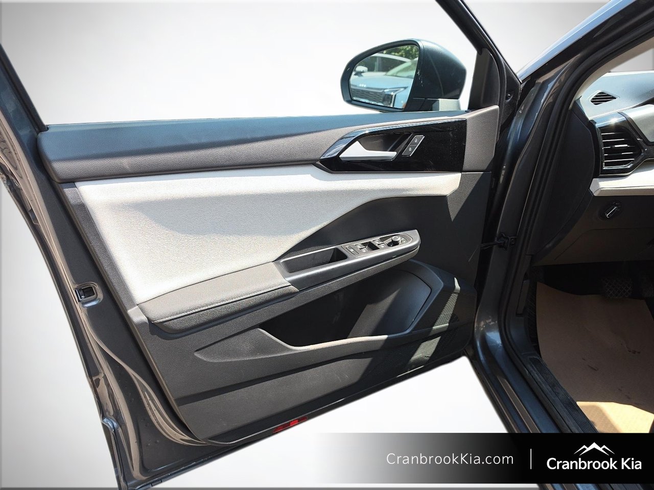 2025 Volkswagen Taos Trendline-10