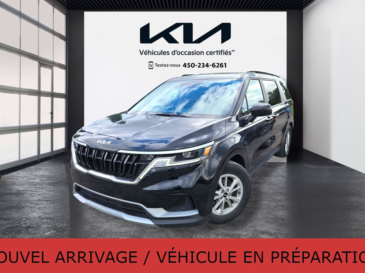 Aurora Black 2024 Kia Carnival Minivan Automatic