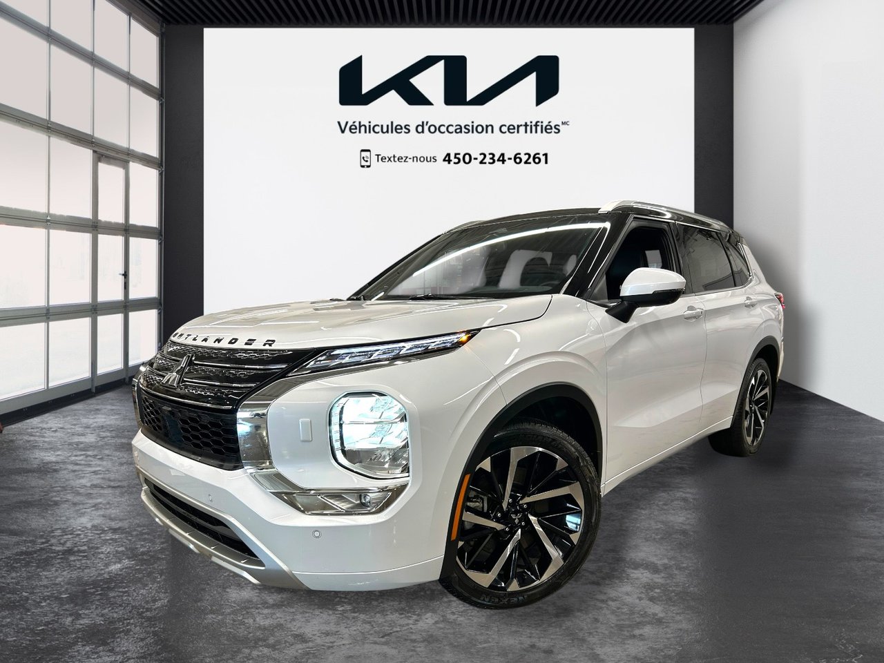 Sterling Silver/Black Roof 2024 Mitsubishi Outlander SUV / Crossover  Automatic