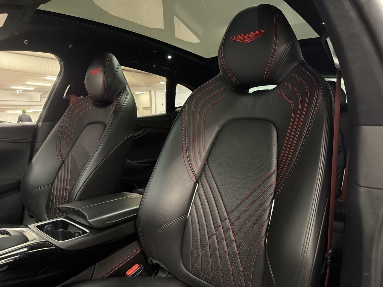 2021 Aston Martin DBX-15