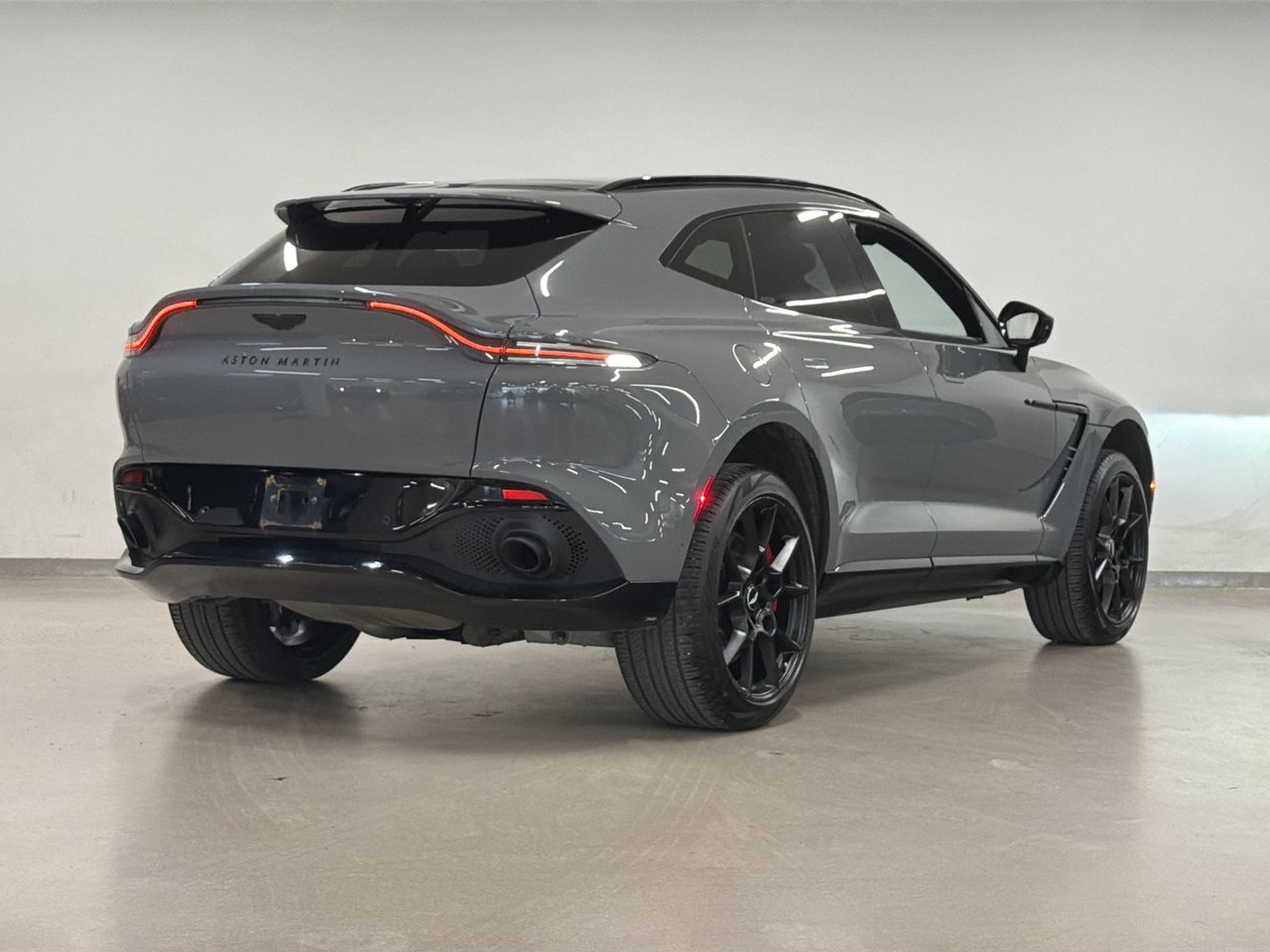 2021 Aston Martin DBX-7