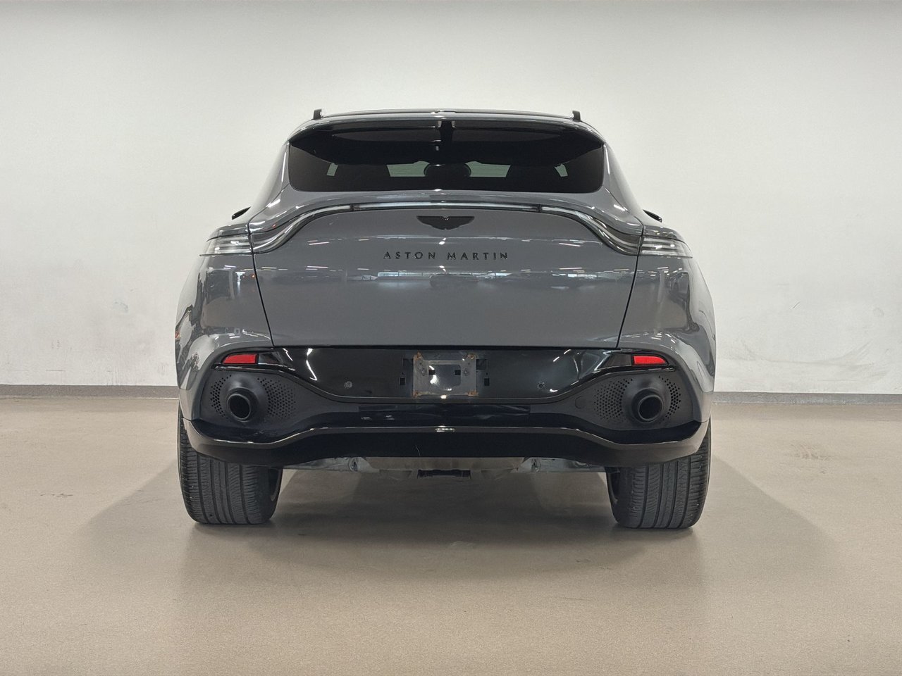 2021 Aston Martin DBX-6