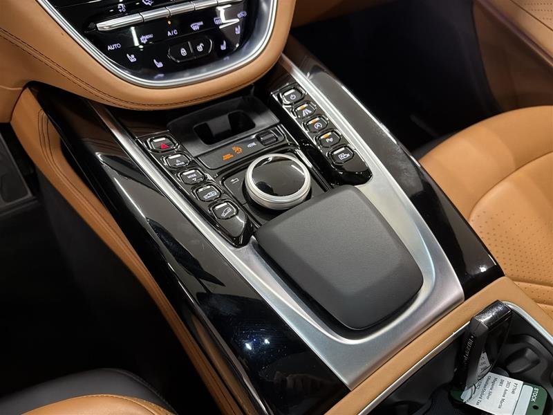 2021 Aston Martin DBX-12