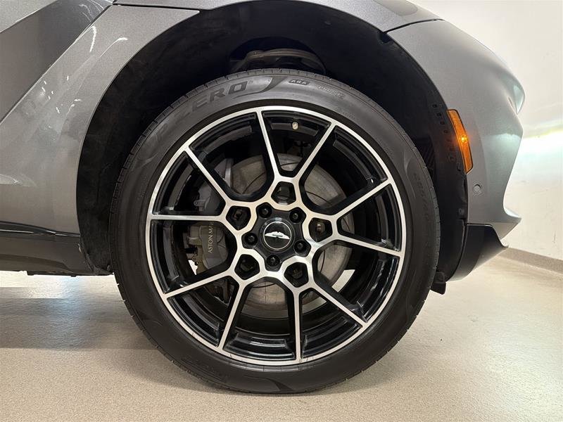 2021 Aston Martin DBX-17