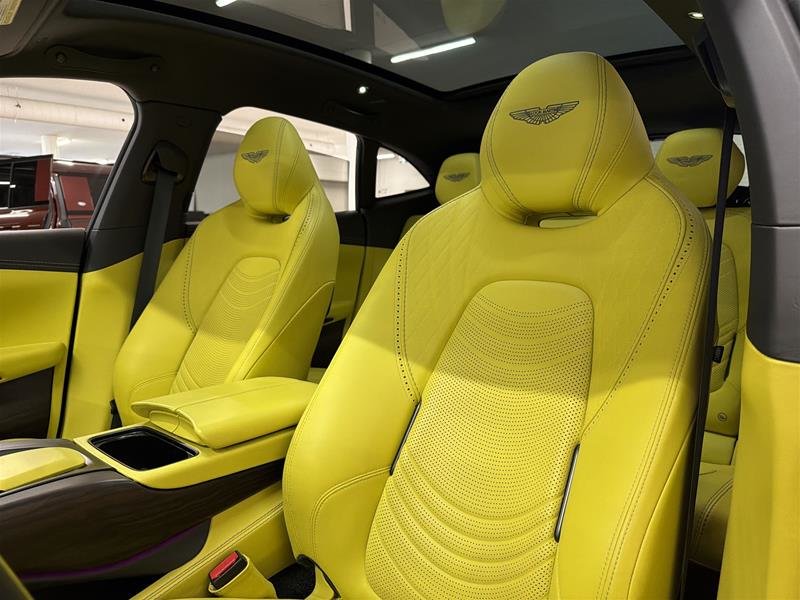 2023 Aston Martin DBX-7