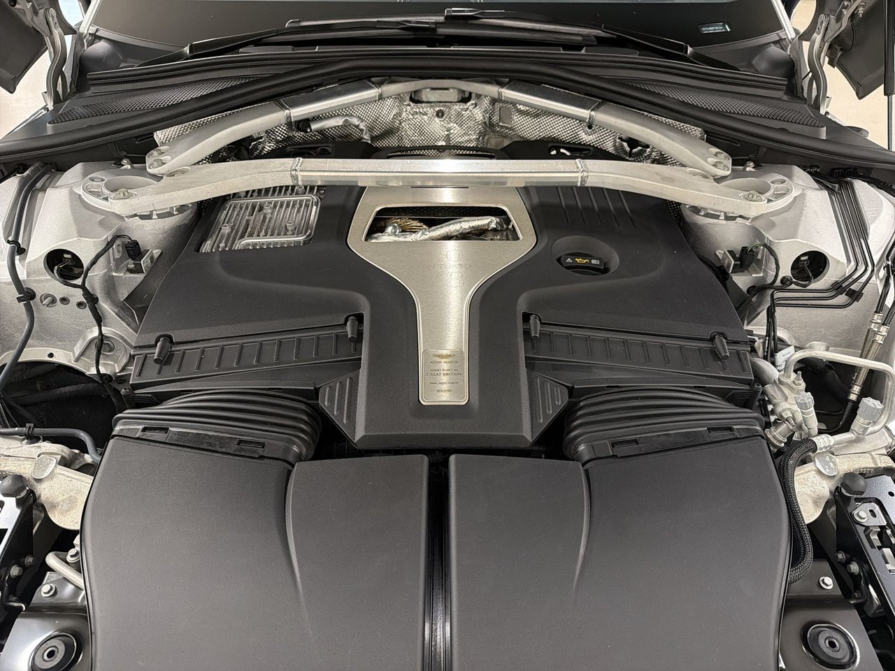 Aston Martin DBX707 707 2023-25