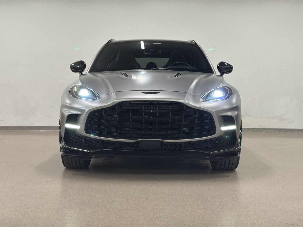 Aston Martin DBX707 707 2023-2