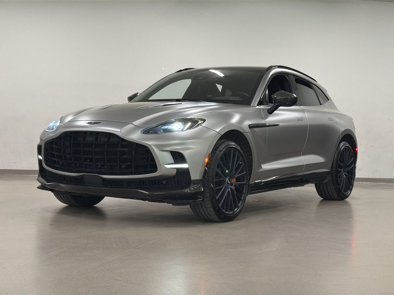 Aston Martin DBX707 707 2023-3