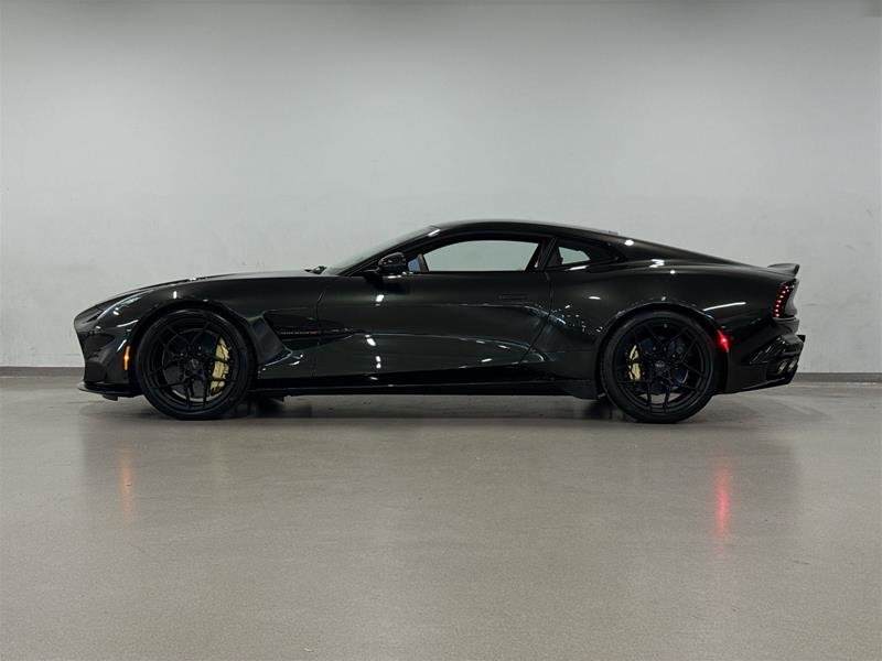 Aston Martin Vanquish  2025-15