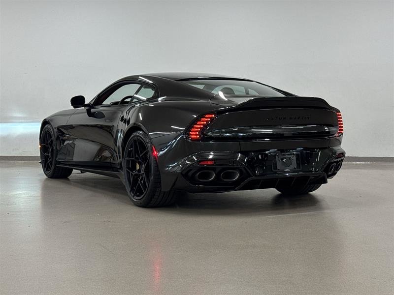 Aston Martin Vanquish  2025-2