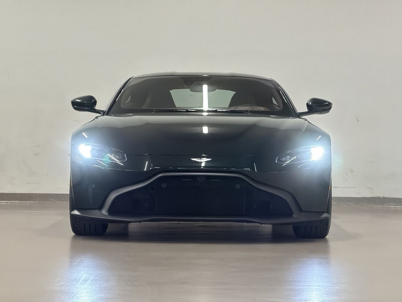 Aston Martin Vantage (2)  2020-9