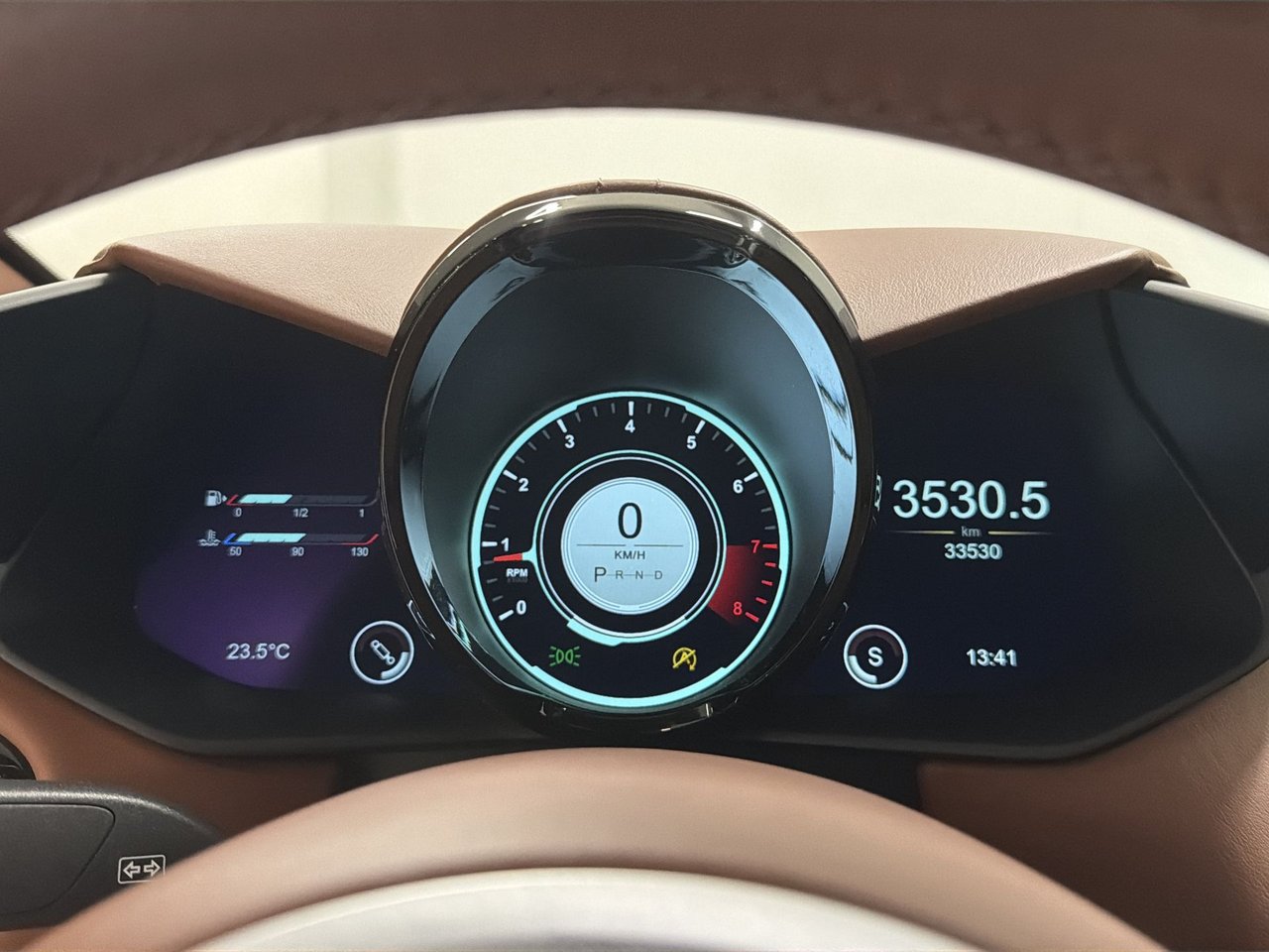 Aston Martin Vantage (2)  2020-16